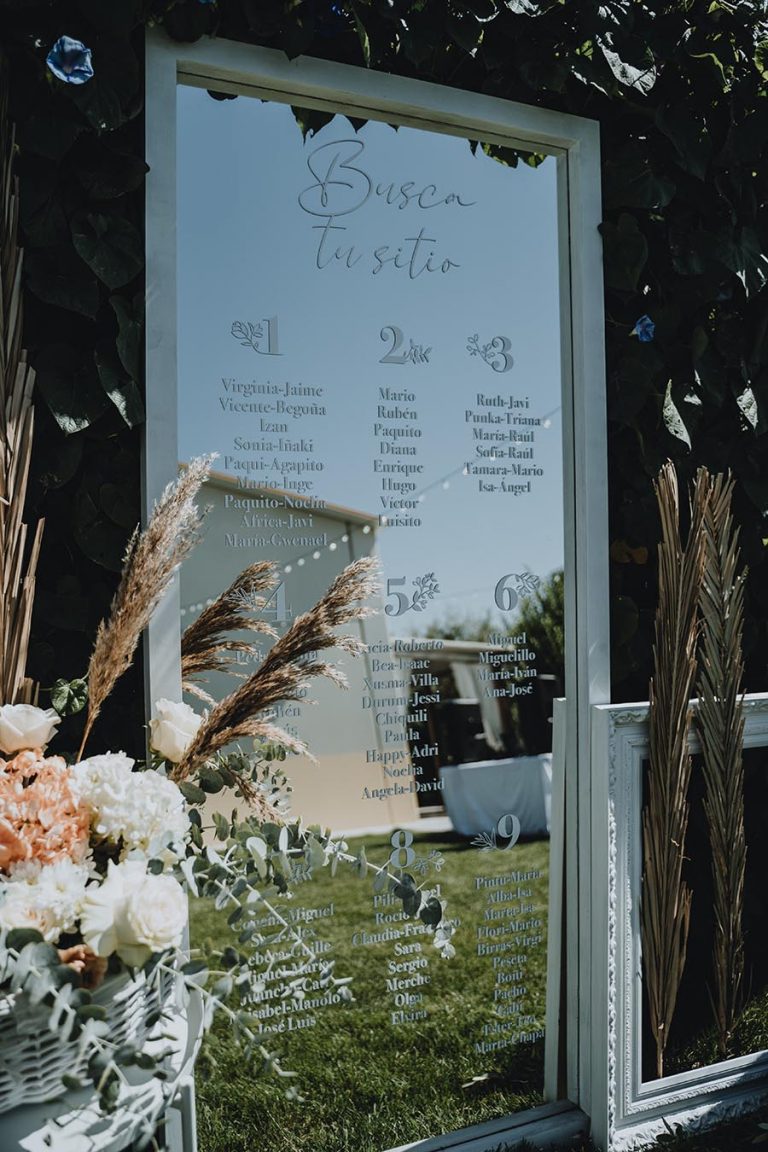 seating plan espejo invitados boda estilo boho farm campo silvestre