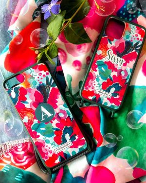 carcasa-colgador-nombre-personalizada-silicona-resistente-estampada-colores