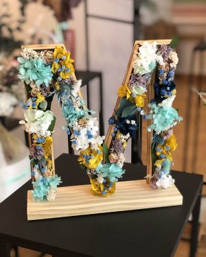 Letra flor preservada madera - Imagen 5