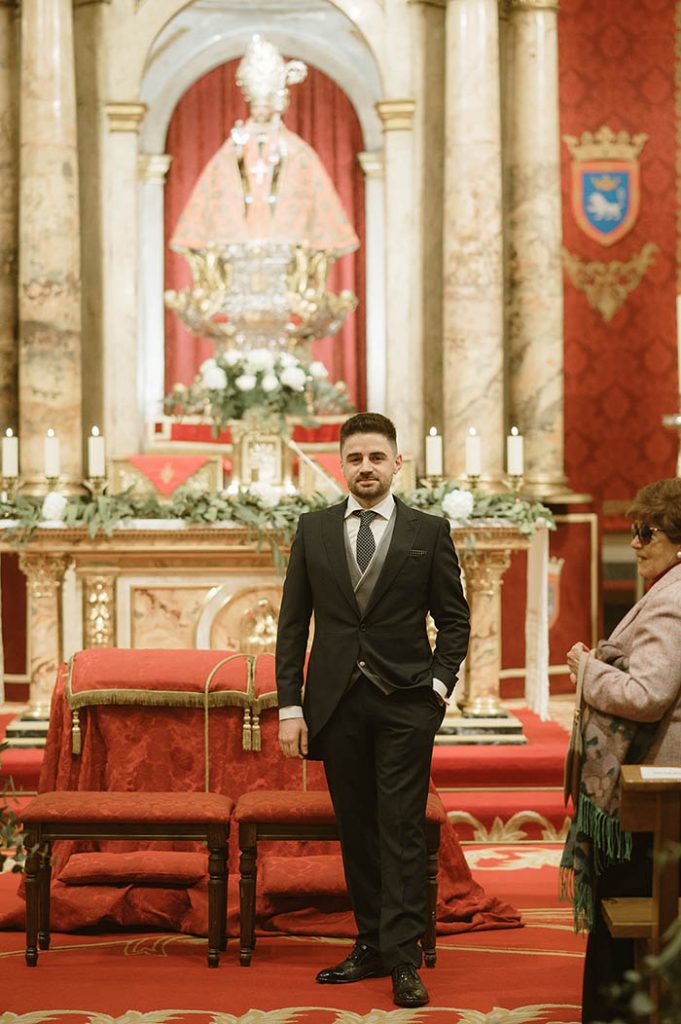 boda capilla san fermin altar novio