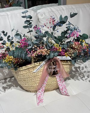 Cesto de flores preservadas - Imagen 3
